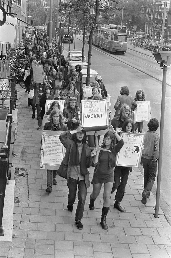 Demonstratie tegen hoogleraar Hans Daudt